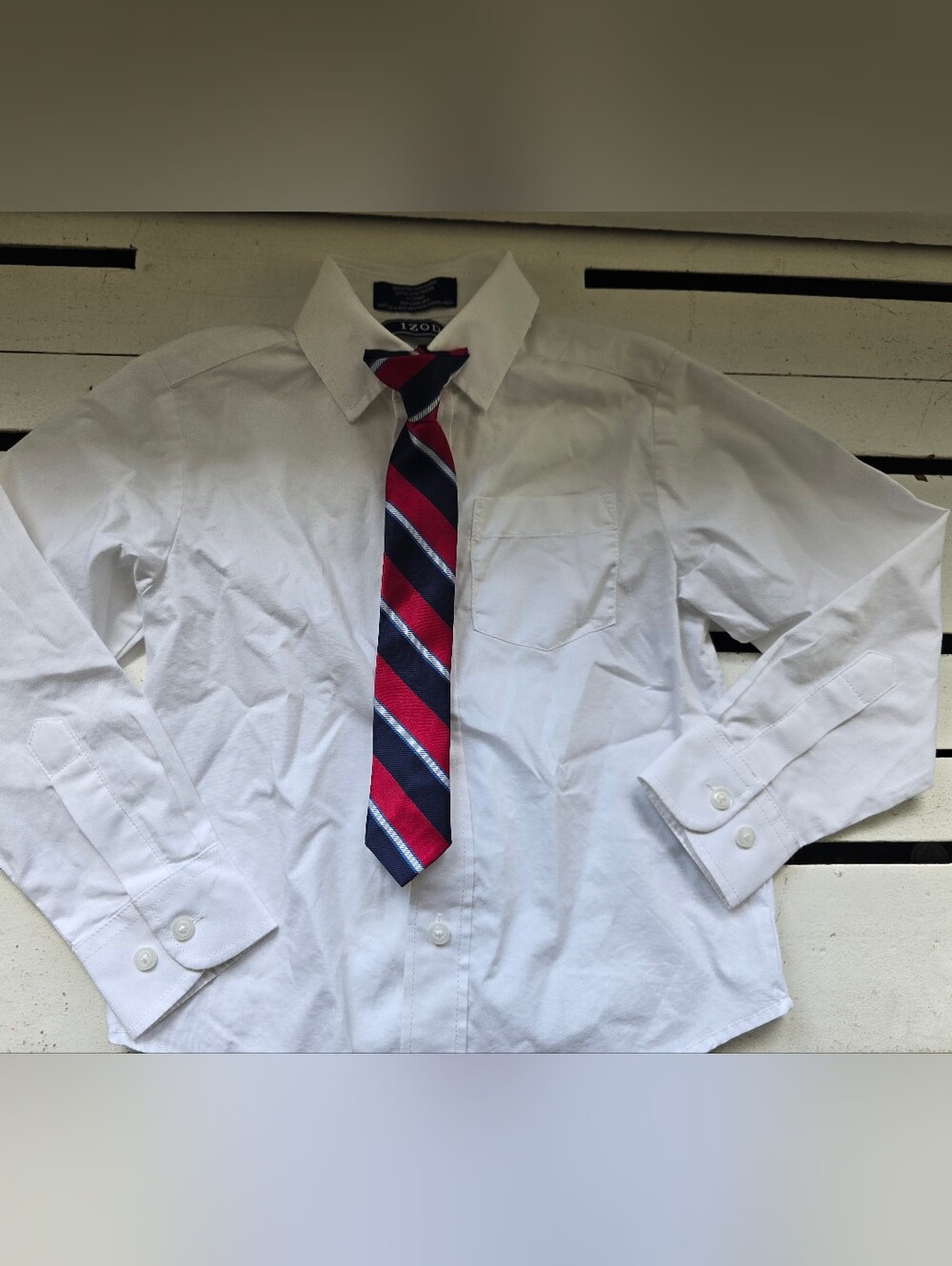 Izod White Button-Down Shirt with Red & Navy Striped Tie